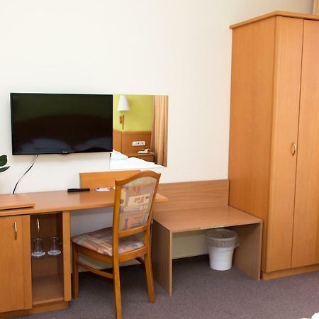 Bella Hotel Szeged Buitenkant foto