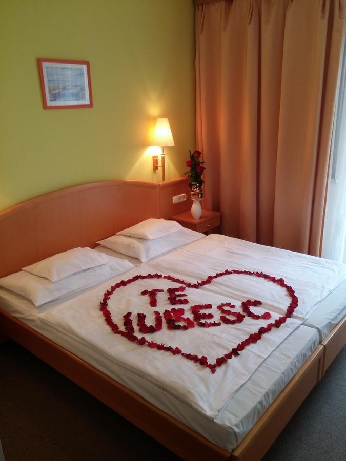 Bella Hotel Szeged Buitenkant foto