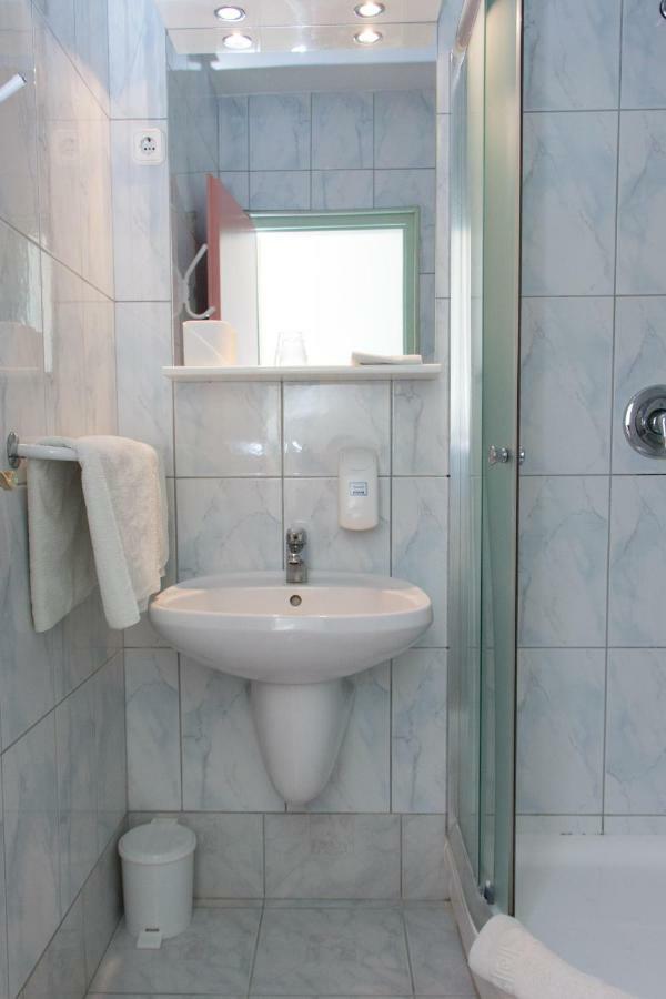 Bella Hotel Szeged Buitenkant foto