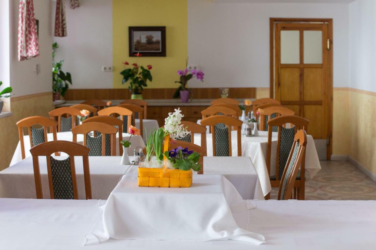 Bella Hotel Szeged Buitenkant foto