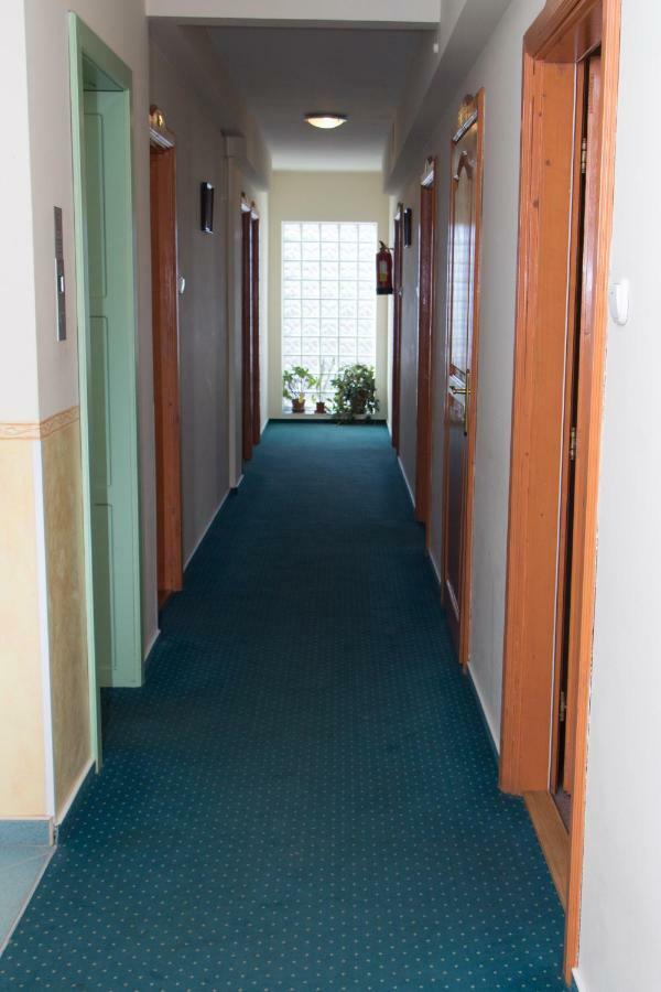Bella Hotel Szeged Buitenkant foto