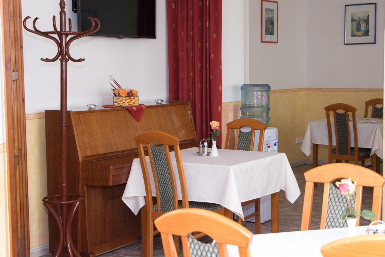 Bella Hotel Szeged Buitenkant foto